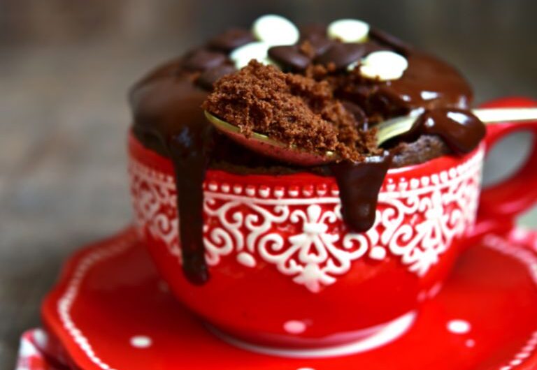 Receita de Bolo de Caneca de Chocolate - Fácil e Rápido!