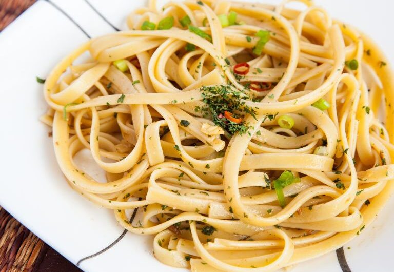 Espaguete ao Alho e Óleo - Uma receita deliciosa e fácil de preparar
