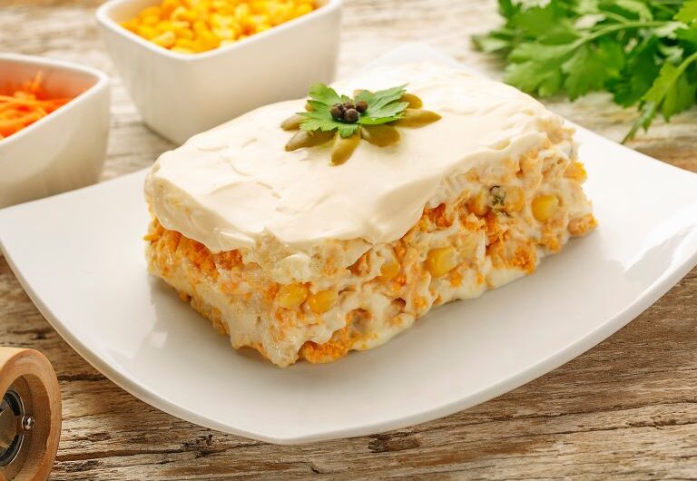 Torta de frango com requeijão e creme de leite