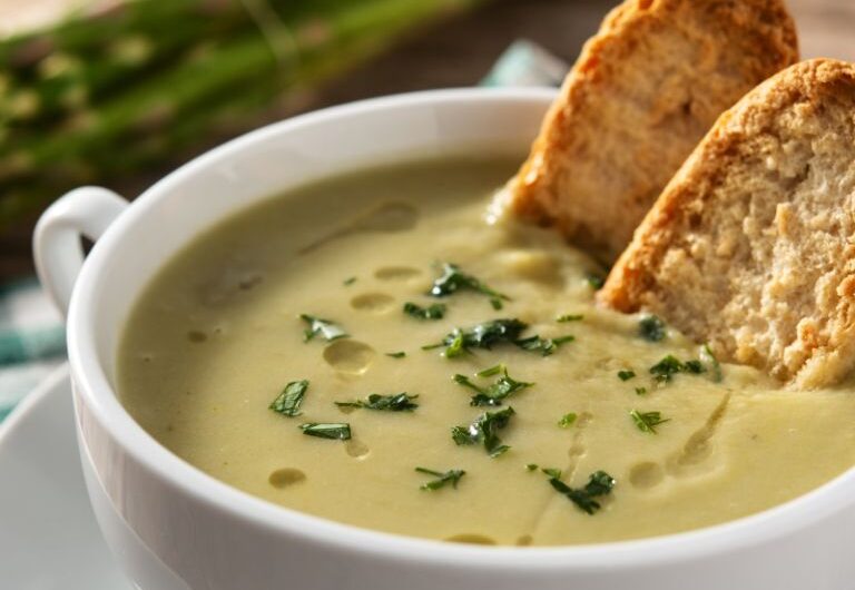 Receita de Caldo Verde: Aprenda a fazer essa delícia Portuguesa