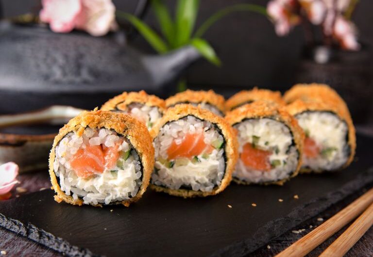 Receita de Sushi de Salmão com Cream Cheese um Delícia