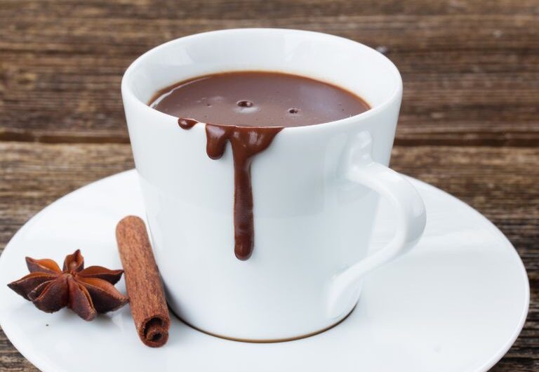 Chocolate Quente Cremoso: A Deliciosa Bebida para te Aquecer