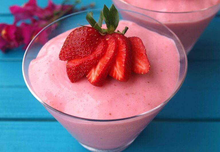 Mousse de Morango: uma Sobremesa deliciosa e fácil de fazer