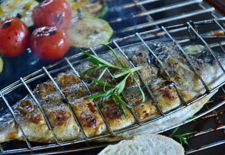 Aprenda essa Receita deliciosa: Peixe assado na brasa