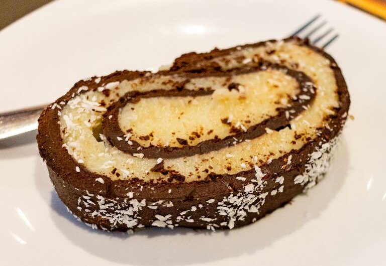 Rocambole de chocolate: uma sobremesa deliciosa e fácil de preparar
