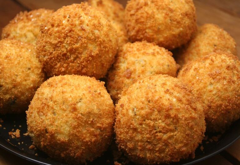 Bolinho de Arroz Crocante: Uma Delícia Irresistível