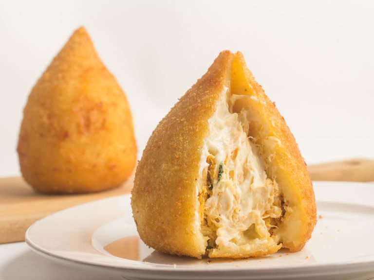 coxinha de frango com catupiry