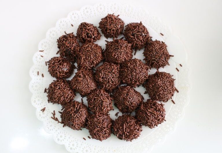 Delicioso Brigadeiro Caseiro: O Doce Brasileiro que Encanta Paladares