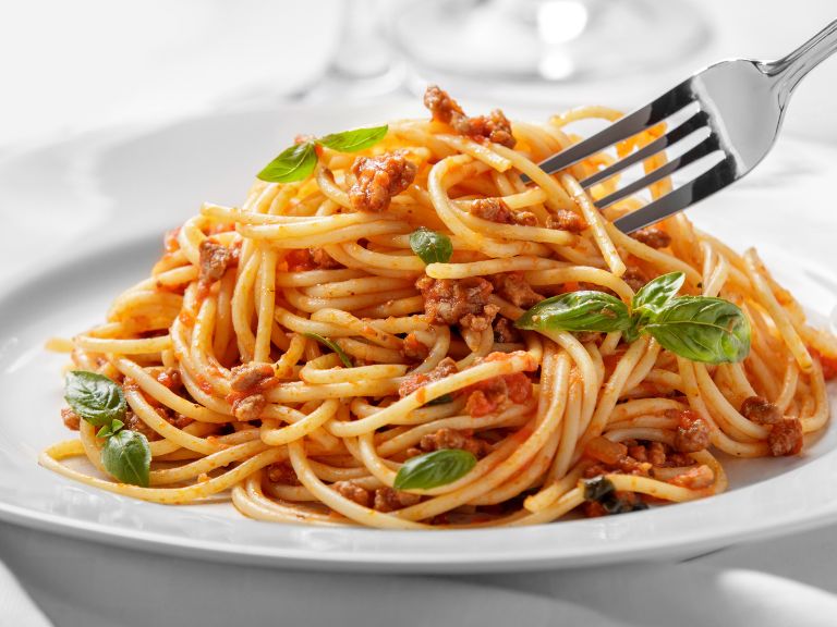 Espaguete de Abobrinha com Molho de Tomate