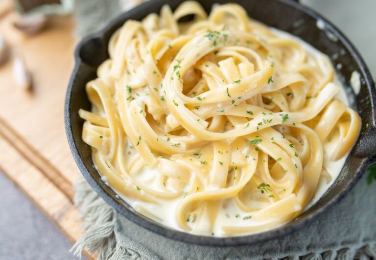 Molho Branco para Macarrão: Cremoso e Delicioso