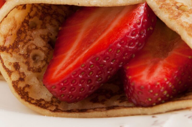 Panquecas de Whey de Morango: Sabor e Nutrição em Cada Mordida