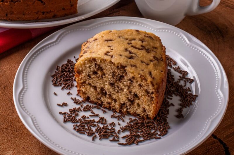 Delicioso Bolo Formigueiro com Cobertura de Chocolate