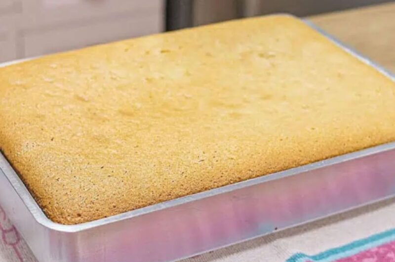 Bolo de Aniversário da Felicidade: Delícia Simples Feita em Casa