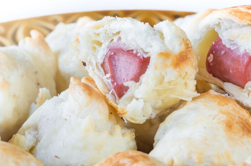Enroladinho de Queijo e Salsicha: O Lanche Perfeito em Poucos Passos!