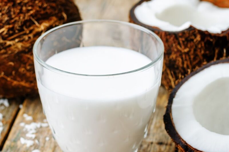 Refresco de Coco com Leite de Coco - Delícia Tropical em Cada Gole
