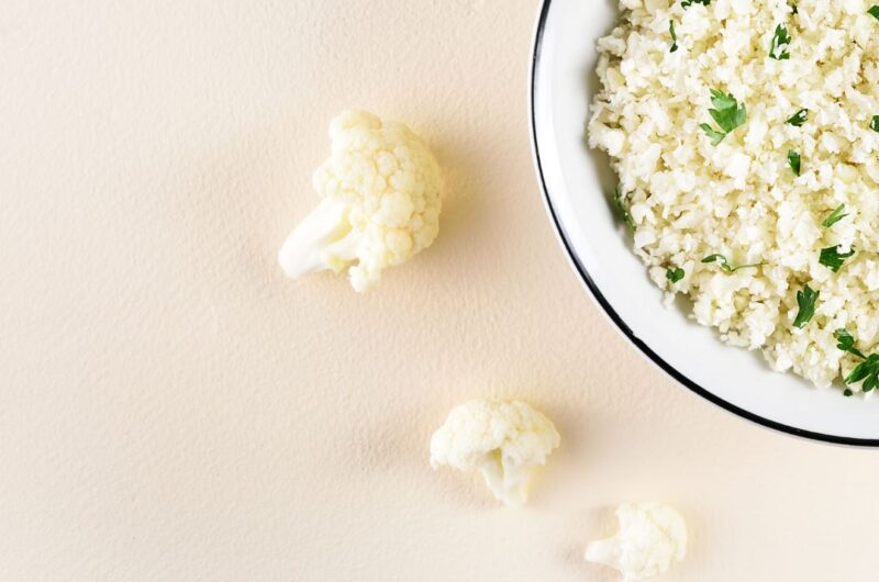 Arroz com Couve-flor Delicioso: uma refeição brasileira que é perfeita para o almoço ou jantar!