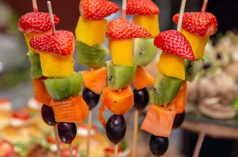 Espetinho de Frutas: Uma Explosão de Frescor e Sabor