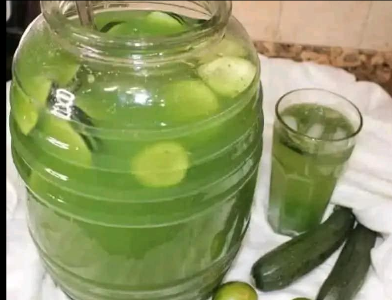 Água de Pepino com Limão